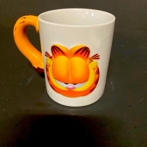 GARFIELD THE CAT COFFEE 3D MUG. CAT TALL AS HANDLE - Picture 1 of 8